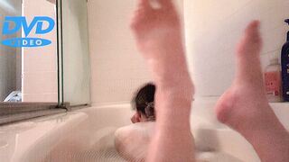 Chubby fat slut Vanilla Faith Ardalan takes a bath - 7 image