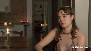Ersties - Leoni stands on clothespins on her labia - 7 image
