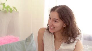 Charlie Forde Lets Naughty Wendy To Insert Her Fist In Her! - 2 image