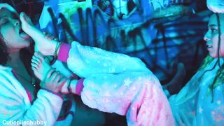 BBW Ebomy Lesbian feet worship on pettie tattoed girlfriend - 10 image