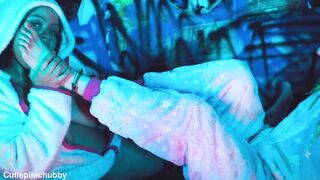 BBW Ebomy Lesbian feet worship on pettie tattoed girlfriend - 15 image