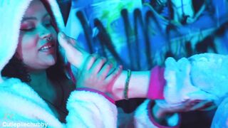 BBW Ebomy Lesbian feet worship on pettie tattoed girlfriend - 3 image