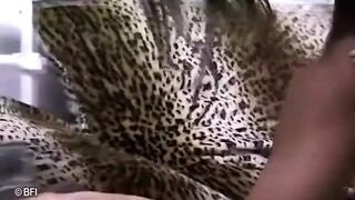 Extreme insertions sex show - 1 image