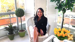 Christina meets Sally and is introduced to lesbian pleasures...