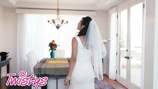 TWISTYS - Katrina Colt Shows The Runaway Bride Ella Reese Just How Good A Woman's Tongue On Her Pussy Can Feel - 3 image