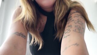 My neighbor's stepsister asks me to fuck her hard because her boyfriend doesn't satisfy her. - 11 image