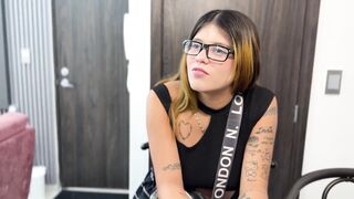 My neighbor's stepsister asks me to fuck her hard because her boyfriend doesn't satisfy her.