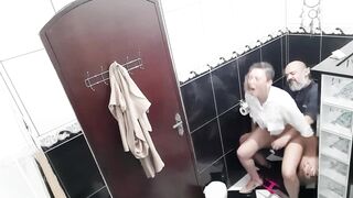 He paid to film the lesbian sucking and fucking in the bar's bathroom. - 10 image