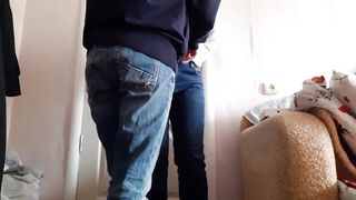 For a gift, my stepsister let me cum in her mouth - 2 image