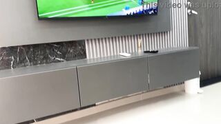 While my classmate goes out to get food to watch the movie, I take advantage and end up fucking his little stepsister really hard until I make her squirt. - 6 image