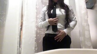 Female pilot masturbating before going to work - 1 image
