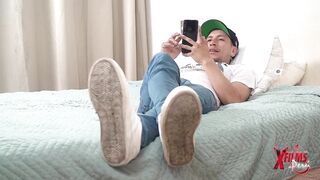 MY FRIEND WITH A HUGE COCK INVITES ME TO WATCH NETFILXX WHILE HE FUCKS ME HARD - 2 image