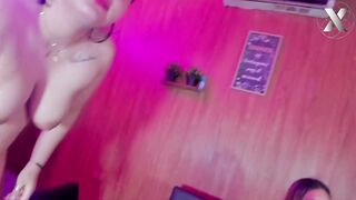 Lesbians Make an Incredible Fingering Show