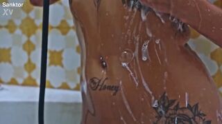 SANKTOR - SHAVED HEAD LESBIAN MASTURBATES IN THE SWIMMING POOL