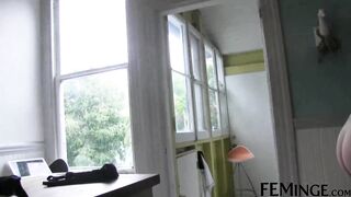 Nerine Mechanique and Siouxsie Q in a wild threesome: a redhead's pussy licked & toyed in 4K