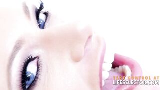 Interactive lesbian porn with Briana Banks and Jessica Jaymes - POV fingering and pov action! - 3 image