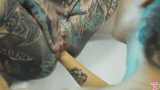 Stacy Bloom and Anuskatzz fist each other's tight butts in bathtub for ATM & prolapse - 15 image