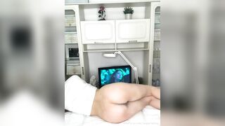 Blue-eyed blonde depilates a very hairy pussy - 14 image