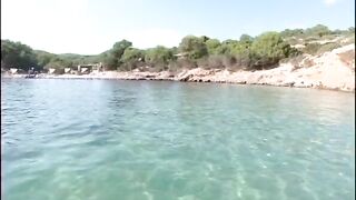 Lesben nackt am Strand - 6 image